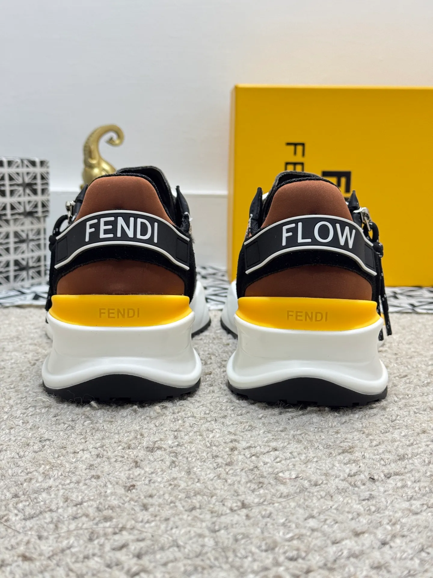 Men's men's shoes 💰520 [New style] 🦥🦥 Original quality - Fendi ◾️▫️F D🆕 Spring and summer new men's slip-on sneakers, with elastic straps, side zippers, and corrugated soles engraved with F. Embossed Fendi Flow lettering on the heel. Mixed material of high-tech fabric and black suede. FF graphic tongue. Ultra-light and wear-resistant EVA sole. Size: 38-44 (45 customized